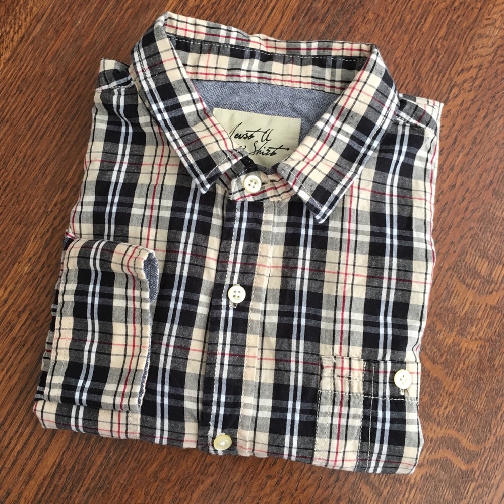 🔴 Plaid Button Down Shirt